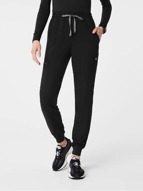 Figs High Waisted Uman Relaxed Jogger with Catarina Top Set